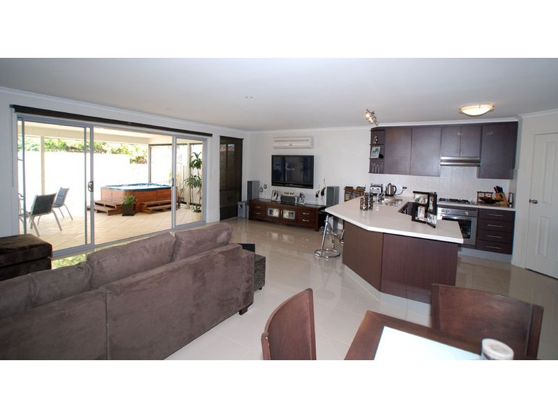 8A McBurney Crescent, Aldinga Beach SA 5173