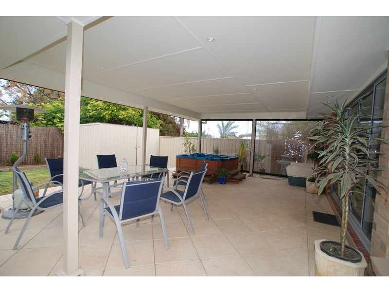 8A McBurney Crescent, Aldinga Beach SA 5173