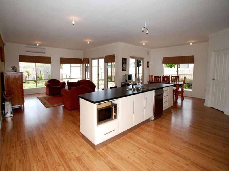 18 Jaguar Avenue, Port Willunga SA 5173