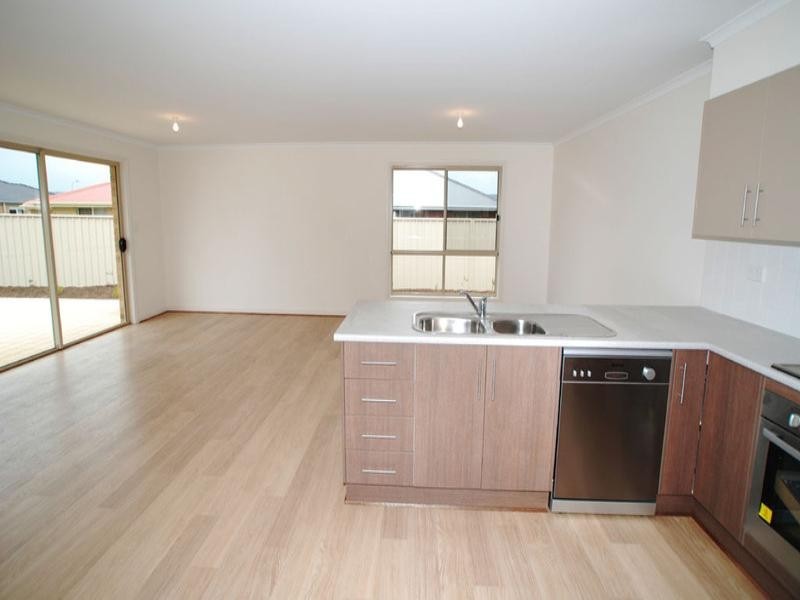 82 Pridham Boulevard, Aldinga Beach SA 5173