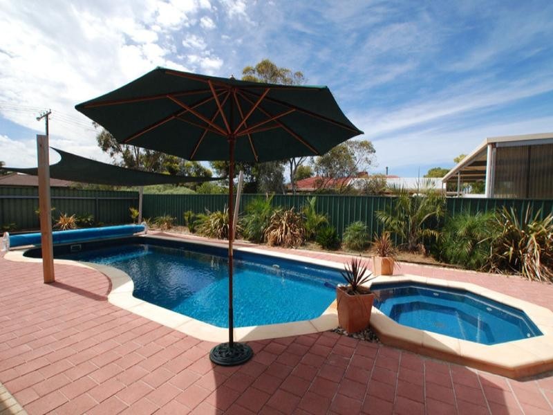 15 Falcon Street, Port Willunga SA 5173