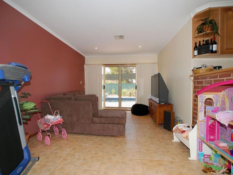 15 Falcon Street, Port Willunga SA 5173