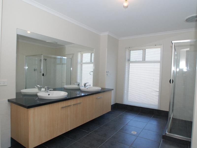 114 Quinliven Road, Aldinga Beach SA 5173