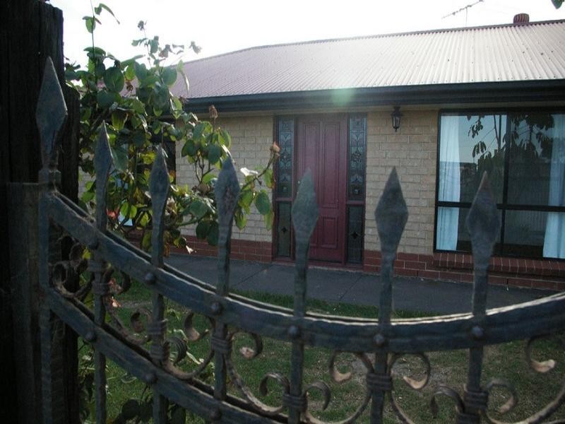 1 Whinnerah Avenue, Aldinga Beach SA 5173