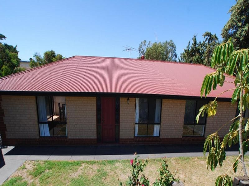 1 Whinnerah Avenue, Aldinga Beach SA 5173