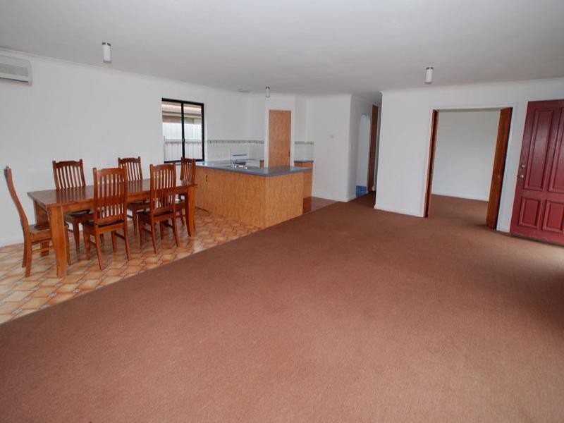 1 Whinnerah Avenue, Aldinga Beach SA 5173