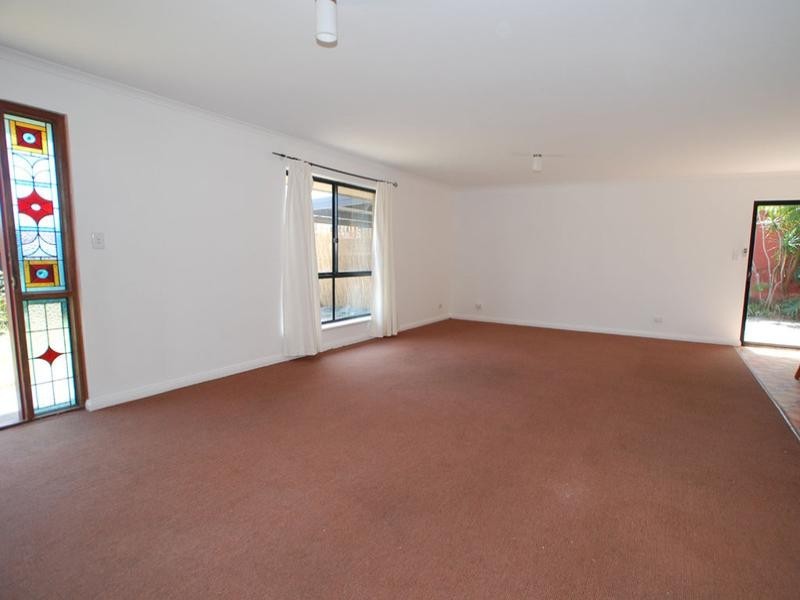 1 Whinnerah Avenue, Aldinga Beach SA 5173