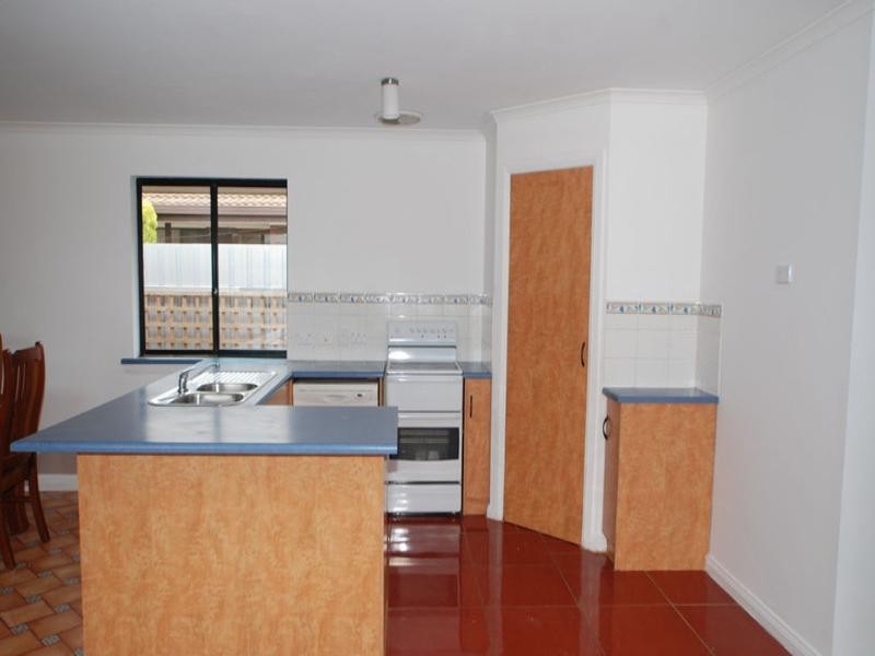 1 Whinnerah Avenue, Aldinga Beach SA 5173