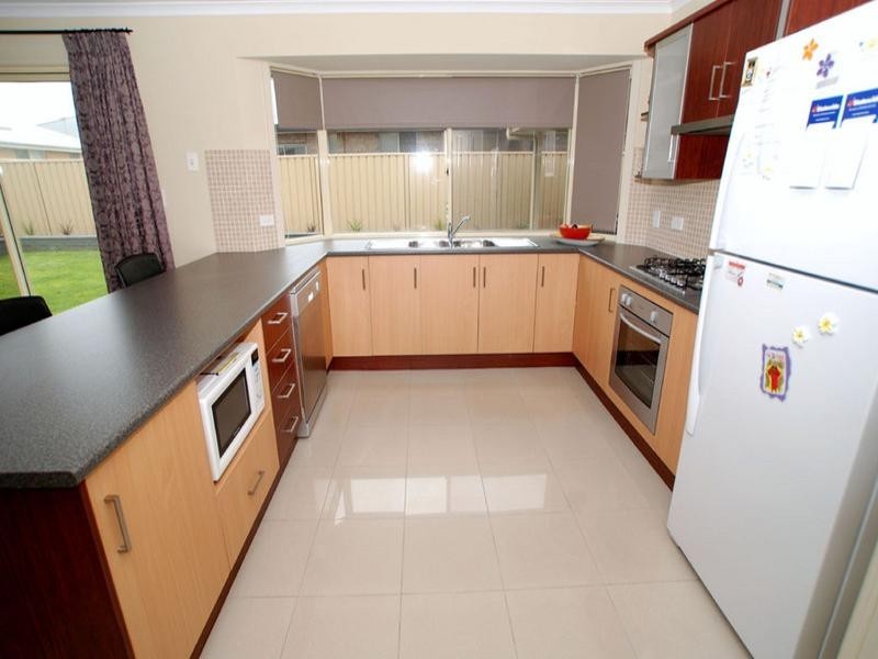 26 Nicholl Avenue, Aldinga Beach SA 5173