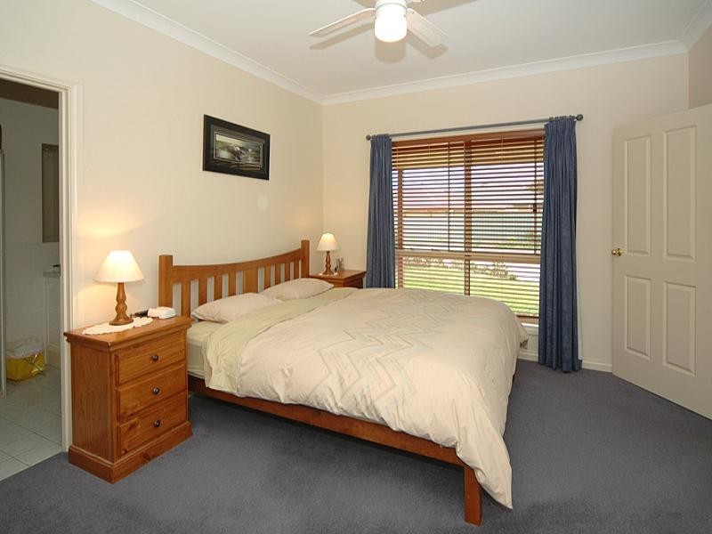 11 Aubrey Drive, Willunga SA 5172
