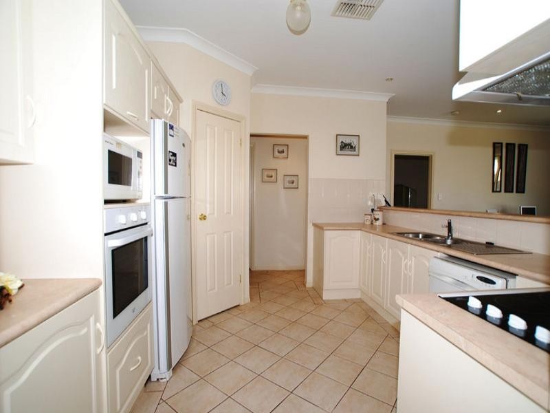 9 Storey Avenue, Aldinga Beach SA 5173