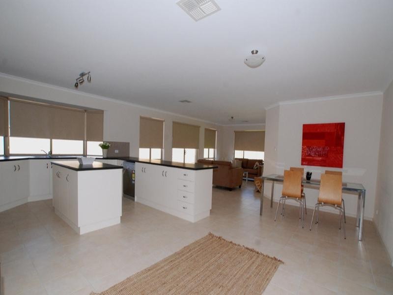 13 Burton Bank, Aldinga Beach SA 5173