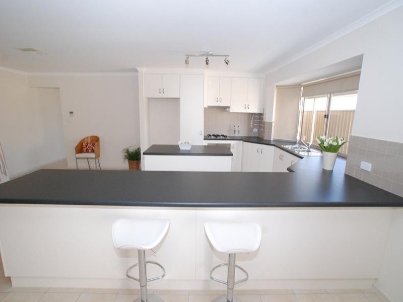 13 Burton Bank, Aldinga Beach SA 5173