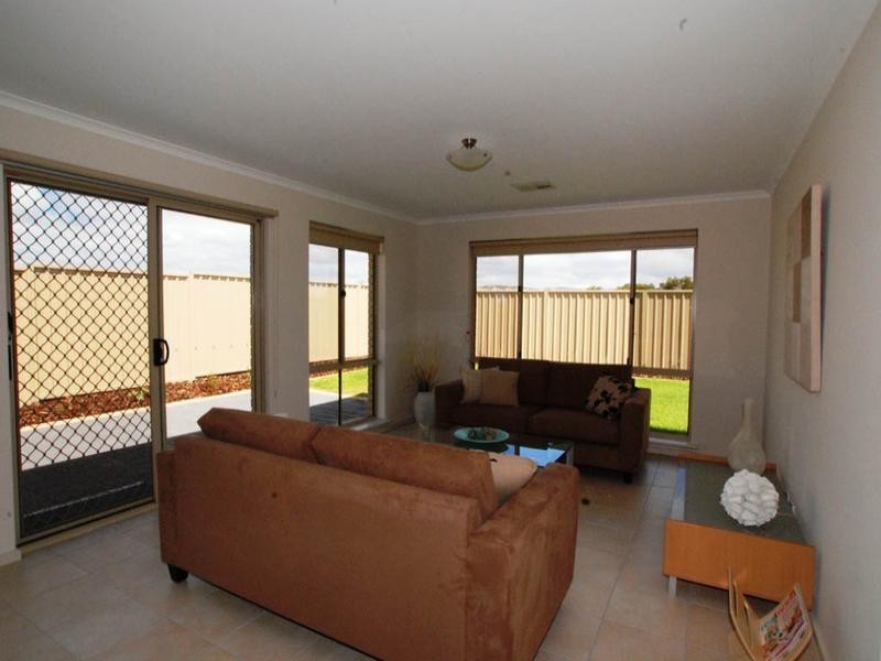 13 Burton Bank, Aldinga Beach SA 5173