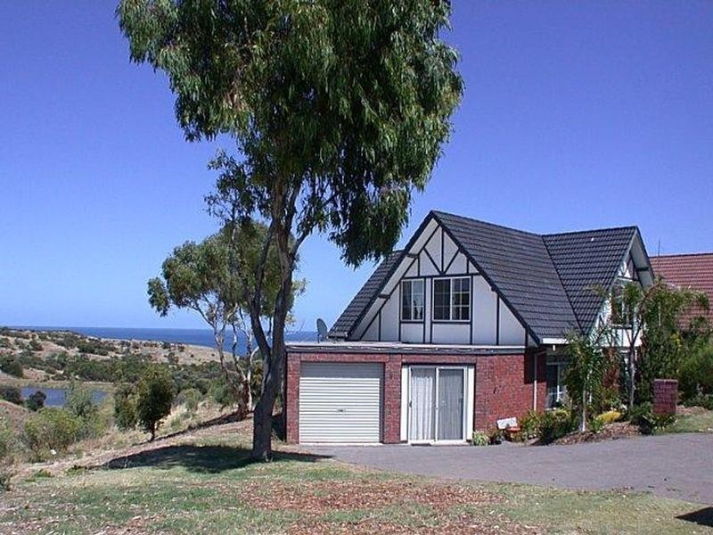 11 Drugal Court, Hallett Cove SA 5158