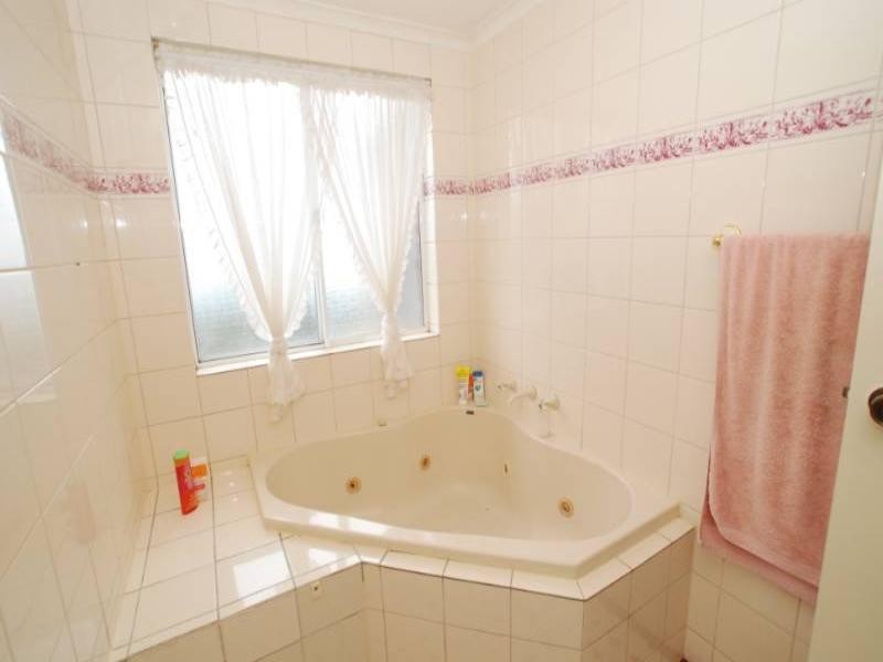 11 Drugal Court, Hallett Cove SA 5158