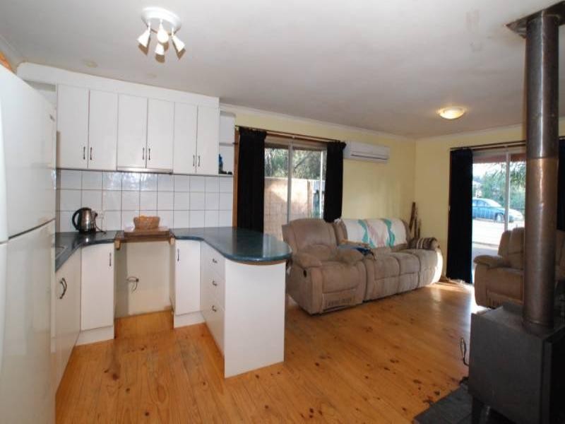 5 Whinnerah Avenue, Aldinga Beach SA 5173