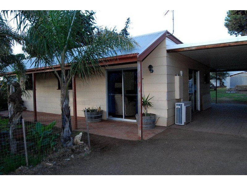 5 Whinnerah Avenue, Aldinga Beach SA 5173