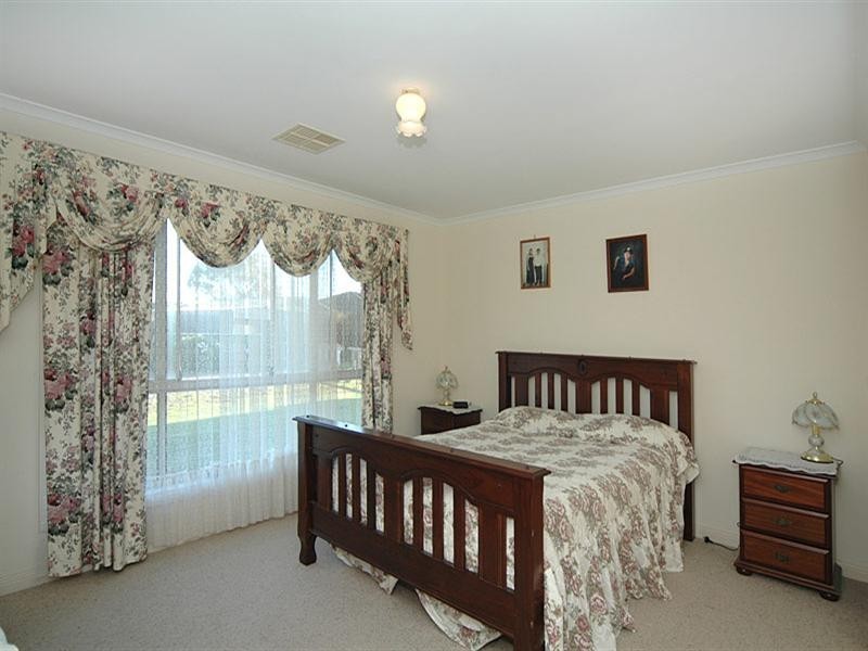 21 Harvey Crescent, Aldinga Beach SA 5173
