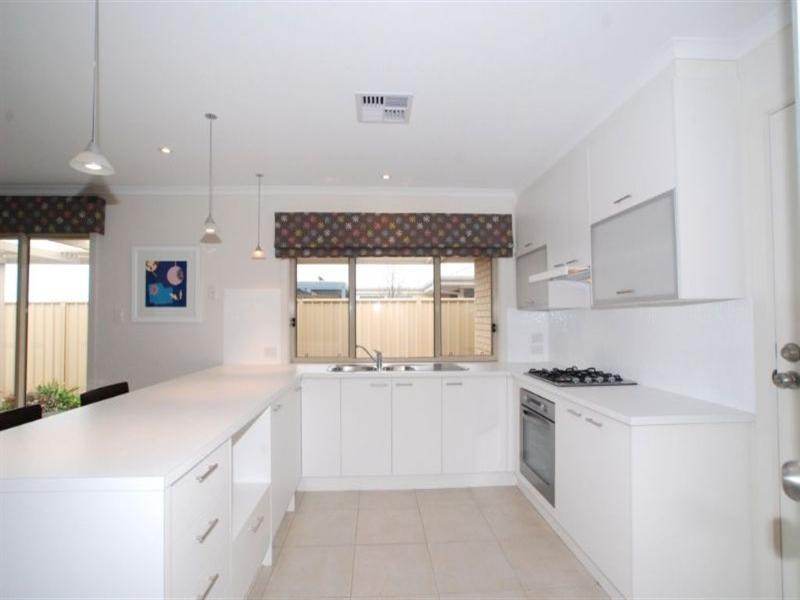 11 Basin Street, Aldinga Beach SA 5173