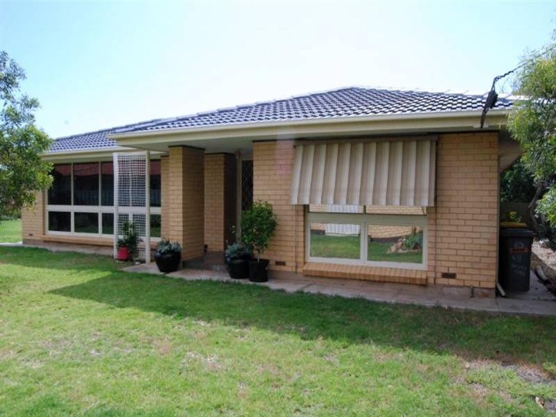 9 Harvey Crescent, Aldinga Beach SA 5173