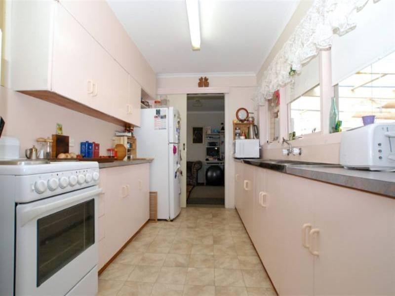 9 Harvey Crescent, Aldinga Beach SA 5173