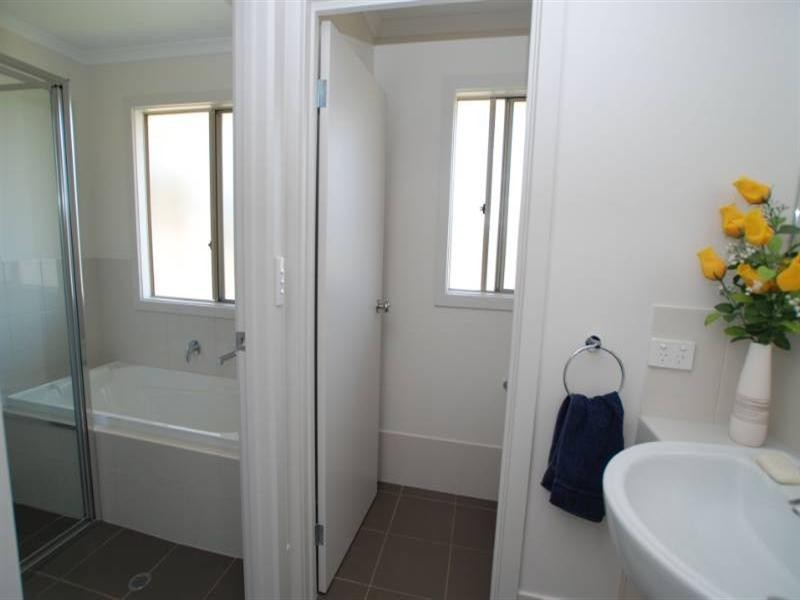 32 Seaview Street, Aldinga Beach SA 5173
