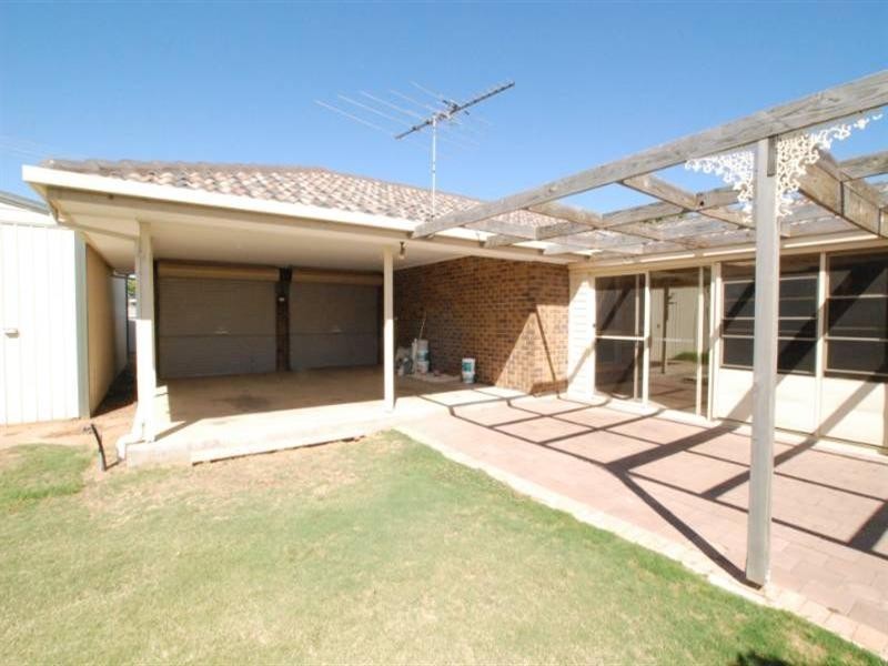 21 Harvey Crescent, Aldinga Beach SA 5173