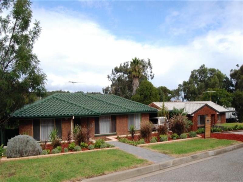 10 Flinders Crescent, Hackham SA 5163