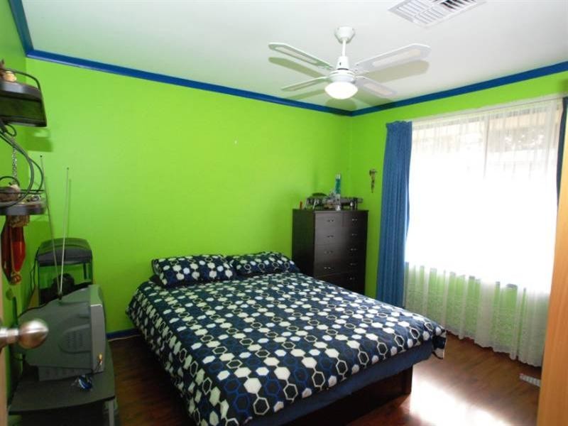 10 Flinders Crescent, Hackham SA 5163