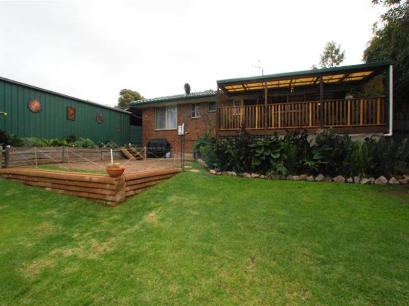10 Flinders Crescent, Hackham SA 5163