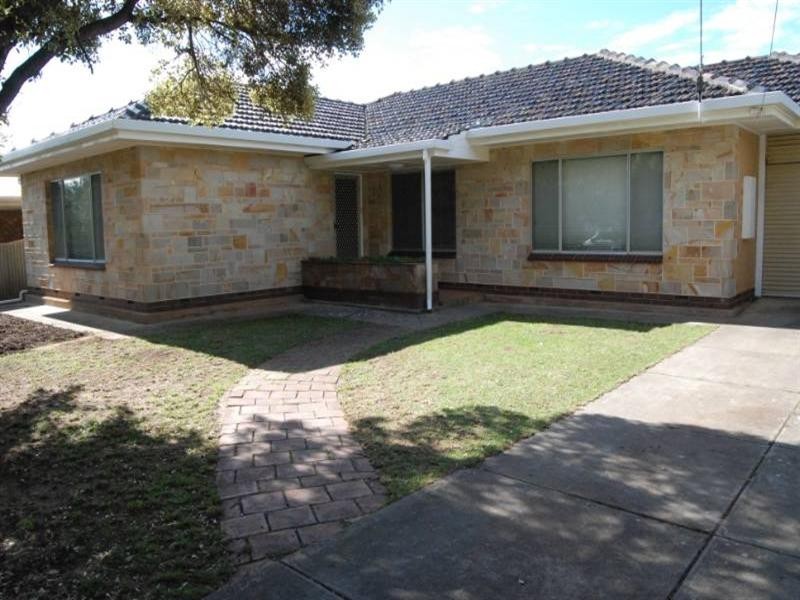 9 Croser Avenue, Aldinga Beach SA 5173
