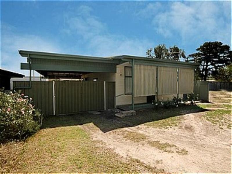 36 Whinnerah Avenue, Aldinga Beach SA 5173