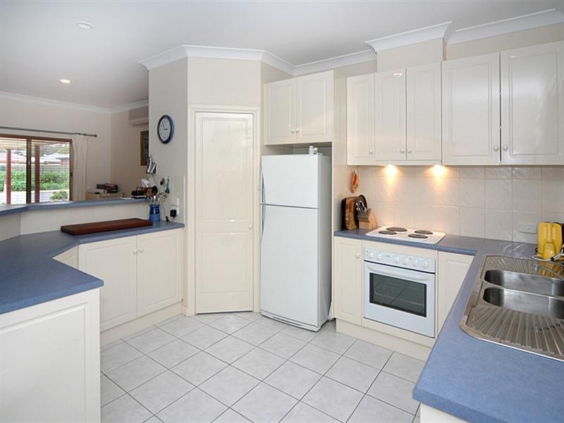 11 Aubrey Drive, Willunga SA 5172