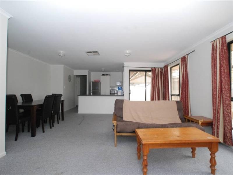 10 Cockle Avenue, Aldinga Beach SA 5173