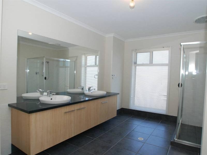 114 Quinliven Road, Aldinga Beach SA 5173