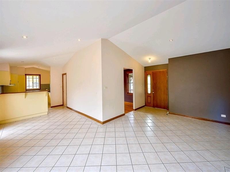 3 Whitfield Place, Picton NSW 2571