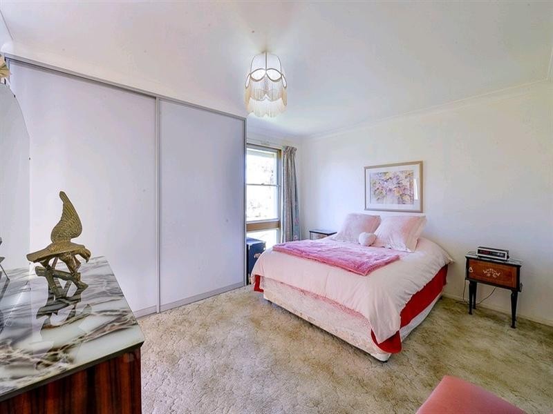 100 Lakes Street, Thirlmere NSW 2572