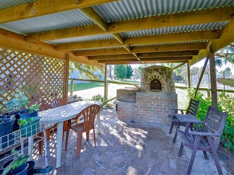 100 Lakes Street, Thirlmere NSW 2572