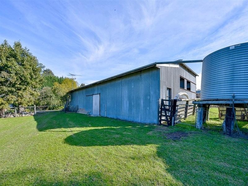 100 Lakes Street, Thirlmere NSW 2572