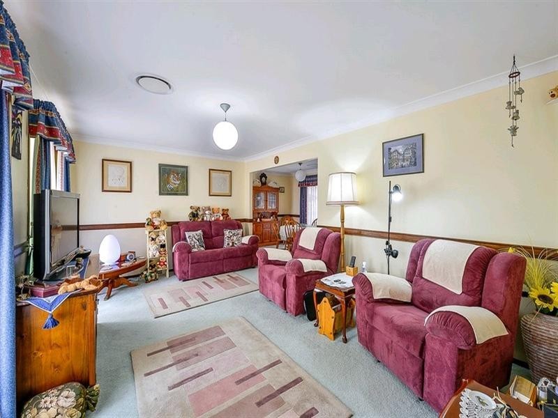 1 Davis Place, Thirlmere NSW 2572