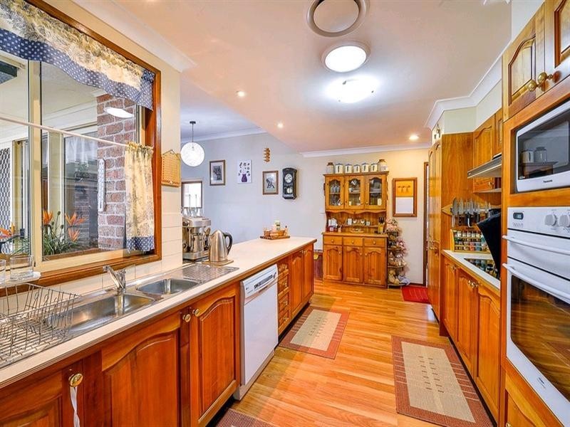 1 Davis Place, Thirlmere NSW 2572