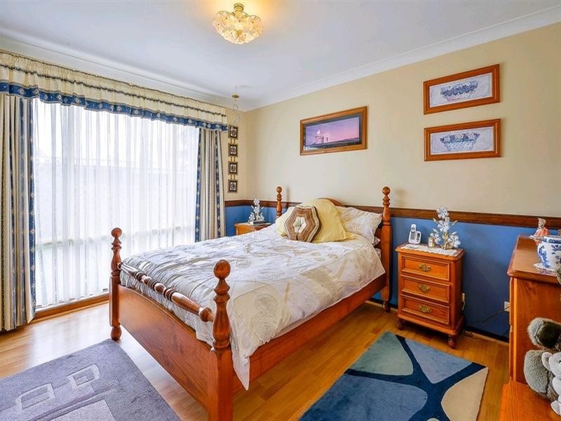 1 Davis Place, Thirlmere NSW 2572