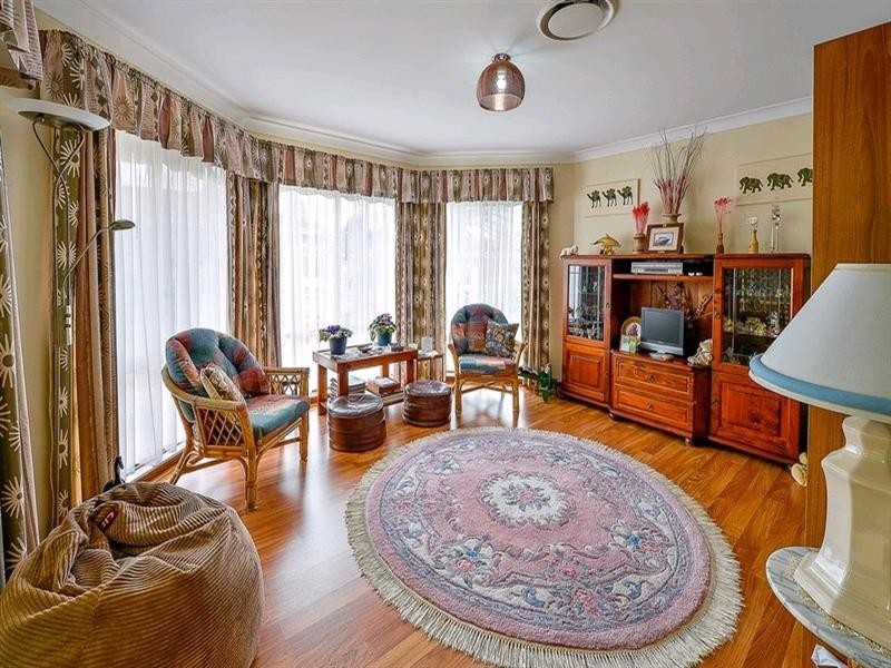 1 Davis Place, Thirlmere NSW 2572