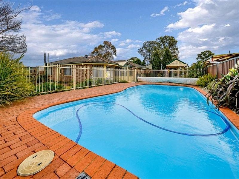 1 Davis Place, Thirlmere NSW 2572