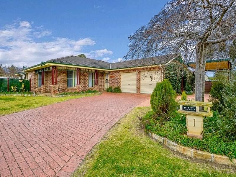 1 Davis Place, Thirlmere NSW 2572