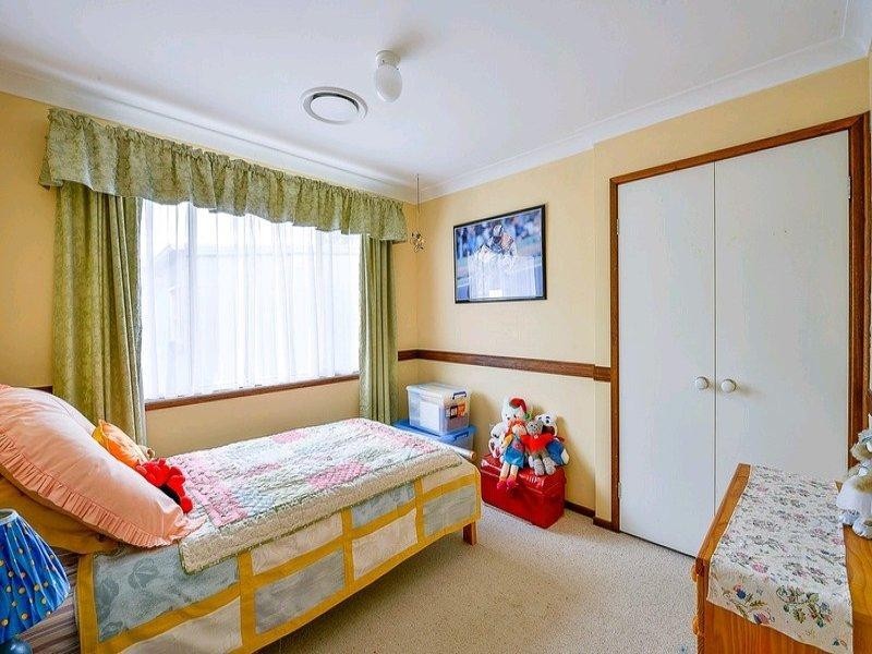 1 Davis Place, Thirlmere NSW 2572