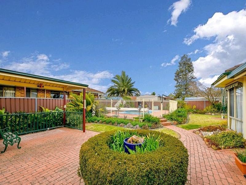 1 Davis Place, Thirlmere NSW 2572