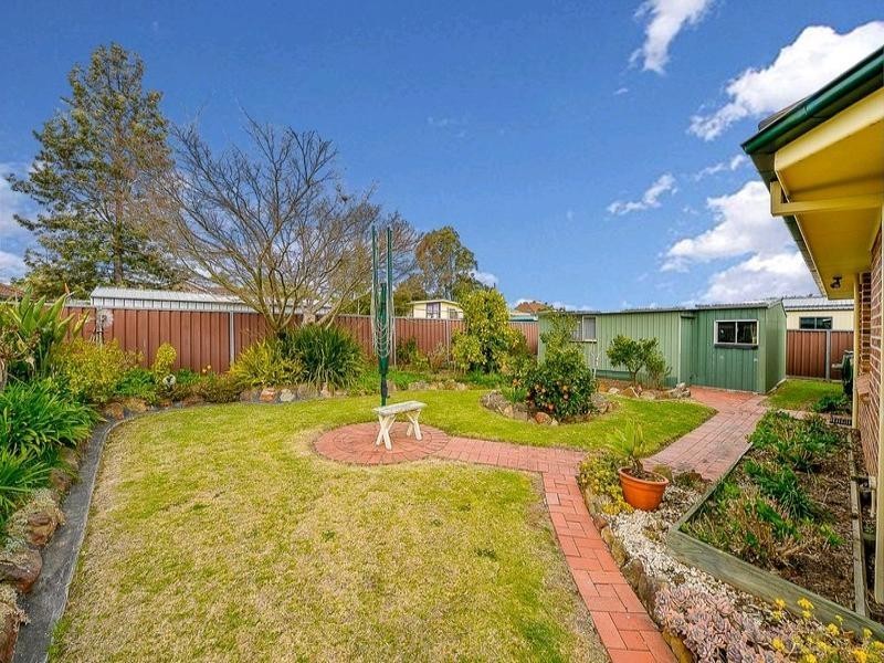 1 Davis Place, Thirlmere NSW 2572