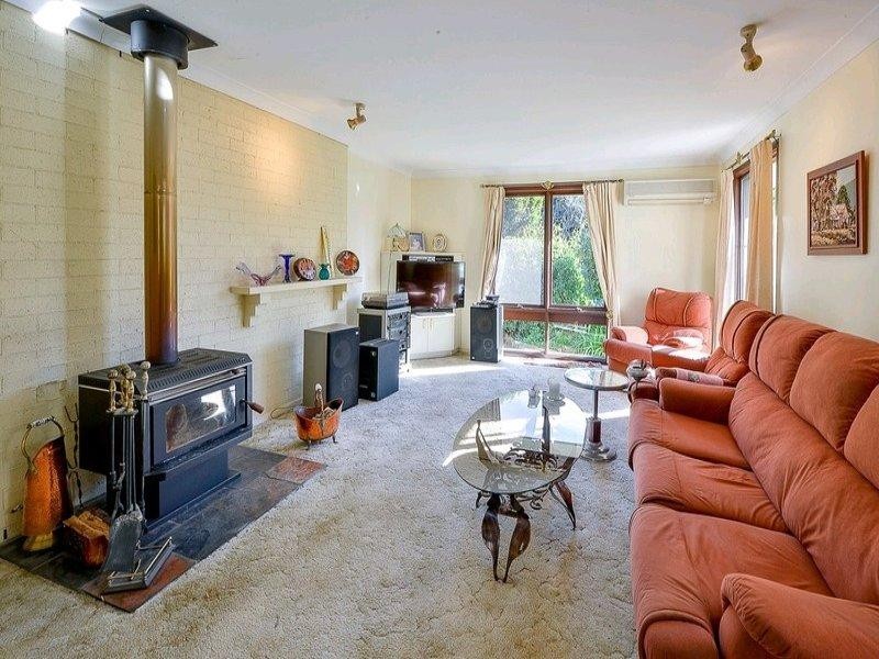 100 Lakes Street, Thirlmere NSW 2572